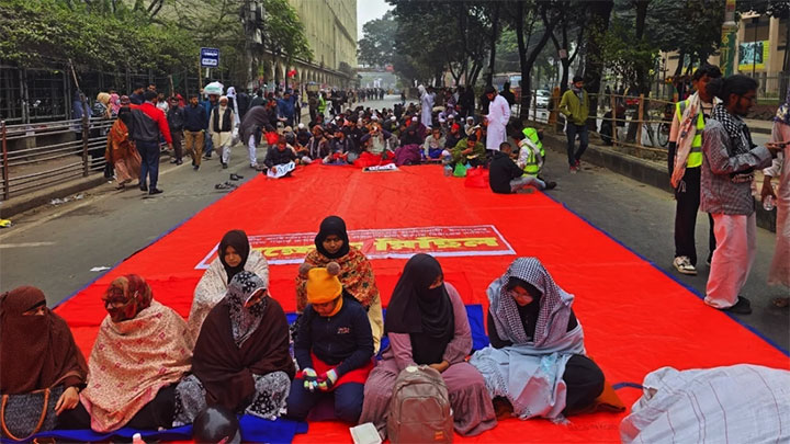 তারেক রহমানের যাতায়াতের সুবিধায় সাময়িকভাবে শাহবাগ ছাড়লো ইনকিলাব মঞ্চ
