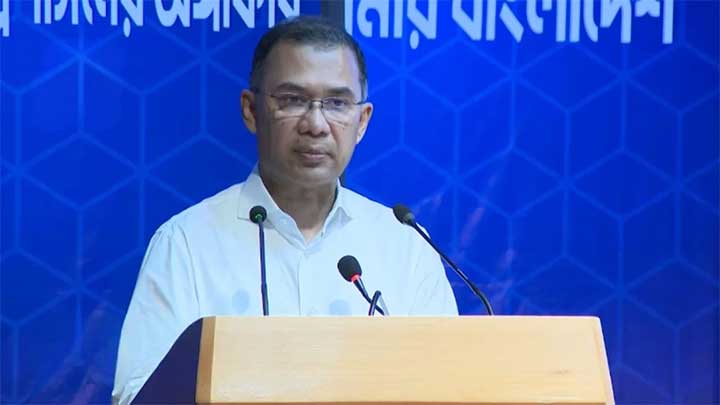 একটি আধুনিক ও সমৃদ্ধ রাষ্ট্র গঠনে আমলাতন্ত্রকে আরও জনমুখী হতে হব : প্রধানমন্ত্রী