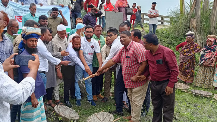 রাজারহাটে খাল খনন কর্মসূচী উদ্বোধন