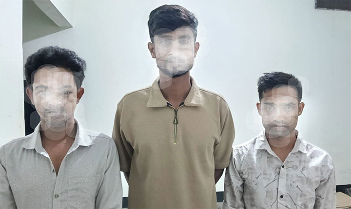 আদিতমারীতে বিশেষ চেকপোস্টে অনলাইন জুয়া খেলার অভিযোগে তিনজন গ্রেপ্তার