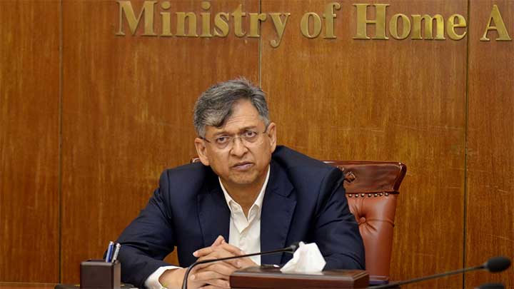 ২৩ জুন ঘিরে সর্বোচ্চ সতর্ক থাকার নির্দেশ স্বরাষ্ট্রমন্ত্রীর