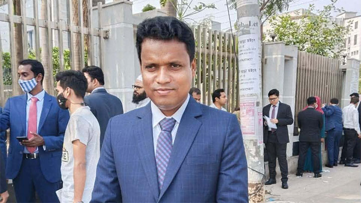 আদিতমারীতে মাদক-জুয়ার প্রতিবাদ করায় কলেজ শিক্ষককে কুপিয়ে জখম, ৮ দিনেও ফেরেনি জ্ঞান