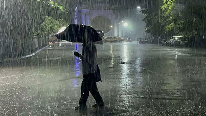 লঘুচাপের প্রভাবে ৮ জেলায় ঝড়বৃষ্টি, সতর্ক সংকেত
