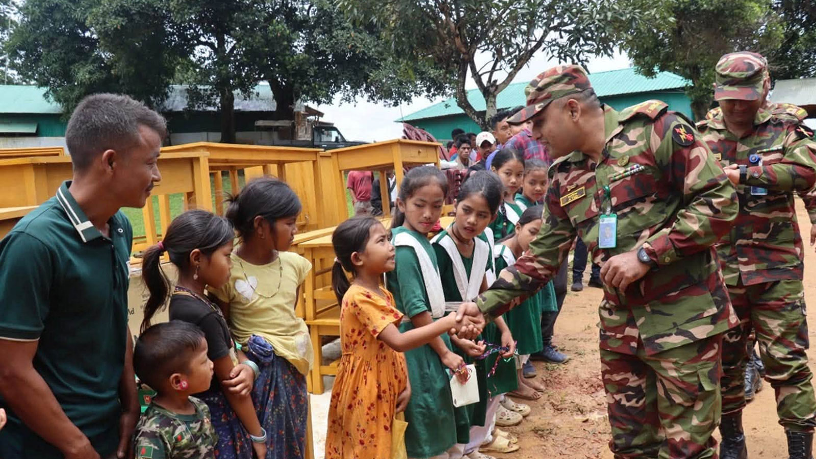 পার্বত্য অঞ্চলে সেনাবাহিনীর মানবিক ও জনকল্যাণমূলক কার্যক্রম