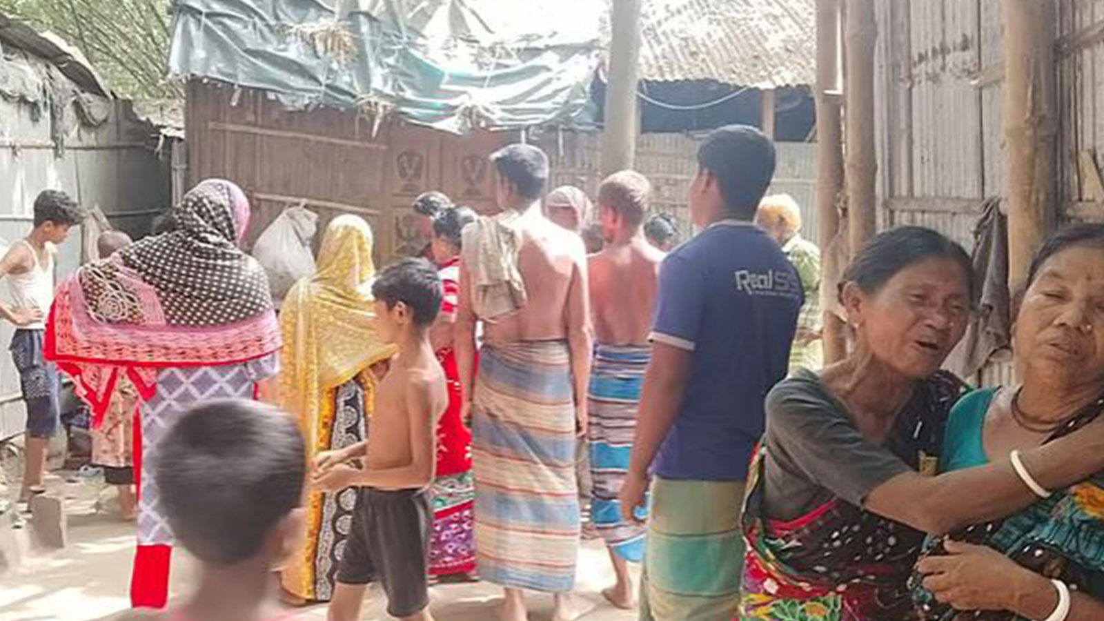 রংপুরে মাইক্রোবাসের সঙ্গে সংঘর্ষে প্রাণ হারাল দুই বন্ধু