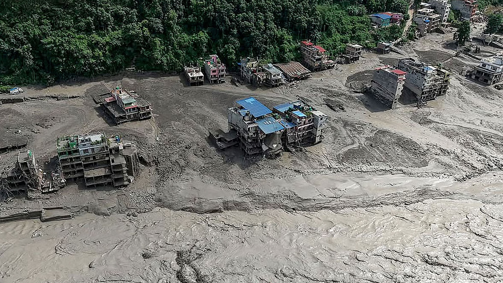 নেপালে ভয়াবহ বন্যায় প্রাণহানি বেড়ে ৫৪৭, নিখোঁজ ১৪ শতাধিক