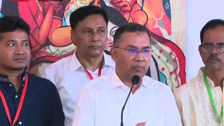 আমাদের দেশের ছাত্র-জনতা মিলে গণঅভ্যূত্থানের মাধ্যমে দেশের মানুষের কাঁধে চেপে থাকা স্বৈরাচারকে বিতাড়িত করেছে:রংপুরে প্রধানমন্ত্রী তারেক রহমান