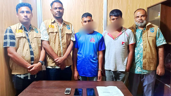 রংপুরে অনলাইন জুয়া ও ভিসা প্রতারণার অভিযোগে গ্রেফতার-২