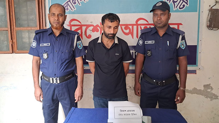 কক্সবাজারের বিকাশ-নগদ প্রতারক তারেক উদ্দিন লালমনিরহাটে আটক