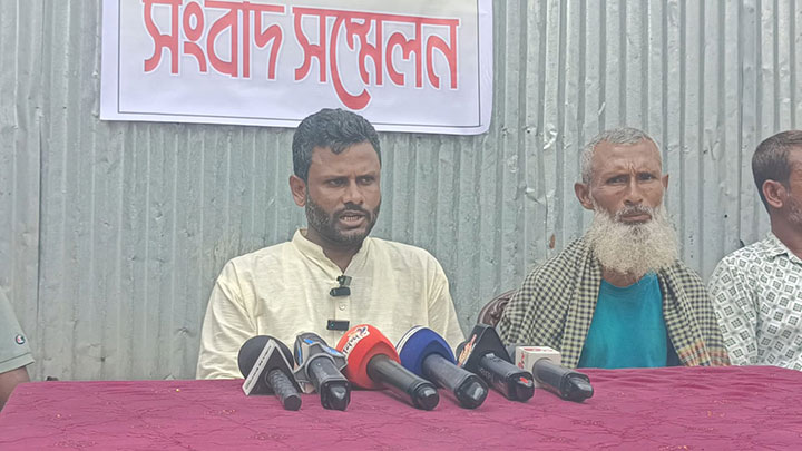 কালীগঞ্জ সহকারী যুব উন্নয়ন কর্মকর্তার বিরুদ্ধে বিএনপি নেতার সংবাদ সম্মেলন