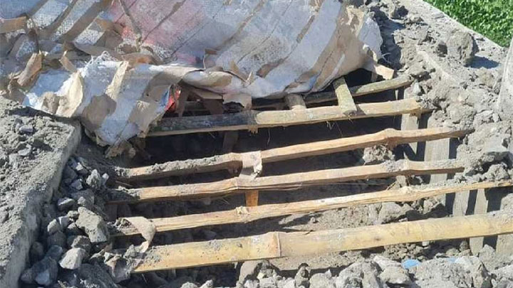 ১০ কোটি টাকার সেতুর কাজে বাঁশ! ভাইরাল ভিডিওর পর কর্মকর্তা বরখাস্ত