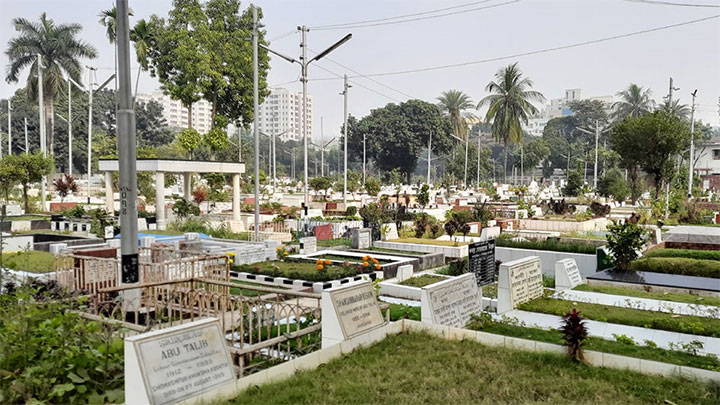 বনানী থেকে আজিমপুর, ঢাকায় কবরের জায়গাতেও তীব্র সংকট