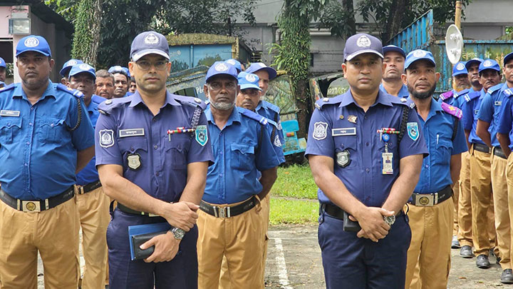 লালমনিরহাট সদর থানায় চৌকিদারি প্যারেড: গ্রাম পুলিশকে সতর্ক থাকার নির্দেশ